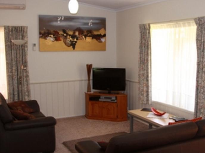 The Birch House - Silver Birches Accommodation Bright Exterior photo